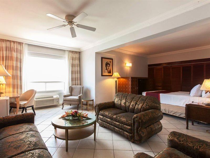 Ramada By Wyndham Princess Белиз-Сити Экстерьер фото