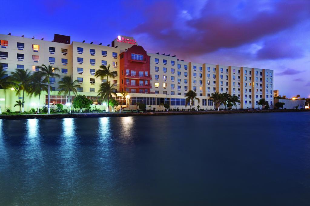 Ramada By Wyndham Princess Белиз-Сити Экстерьер фото